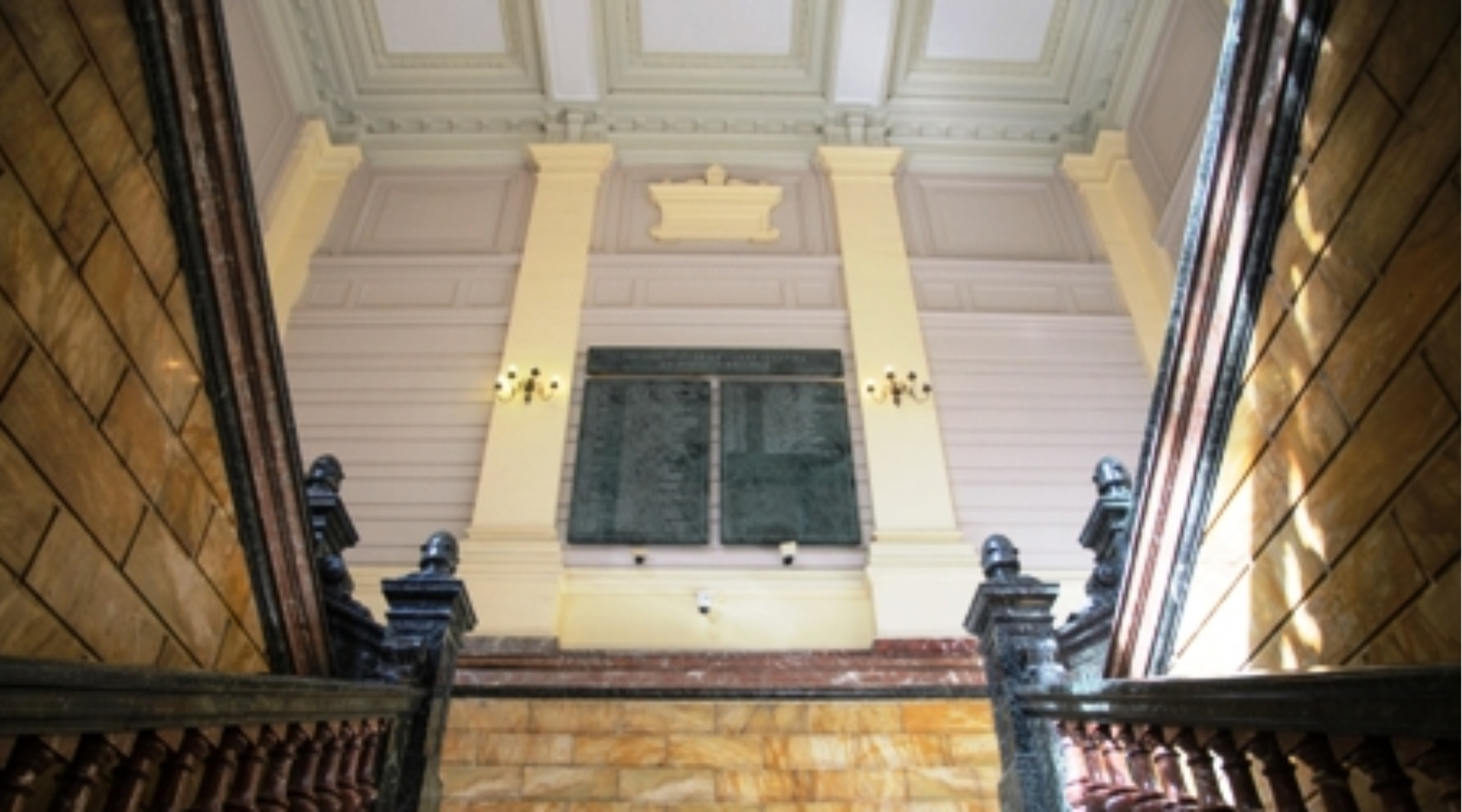 Escalera principal